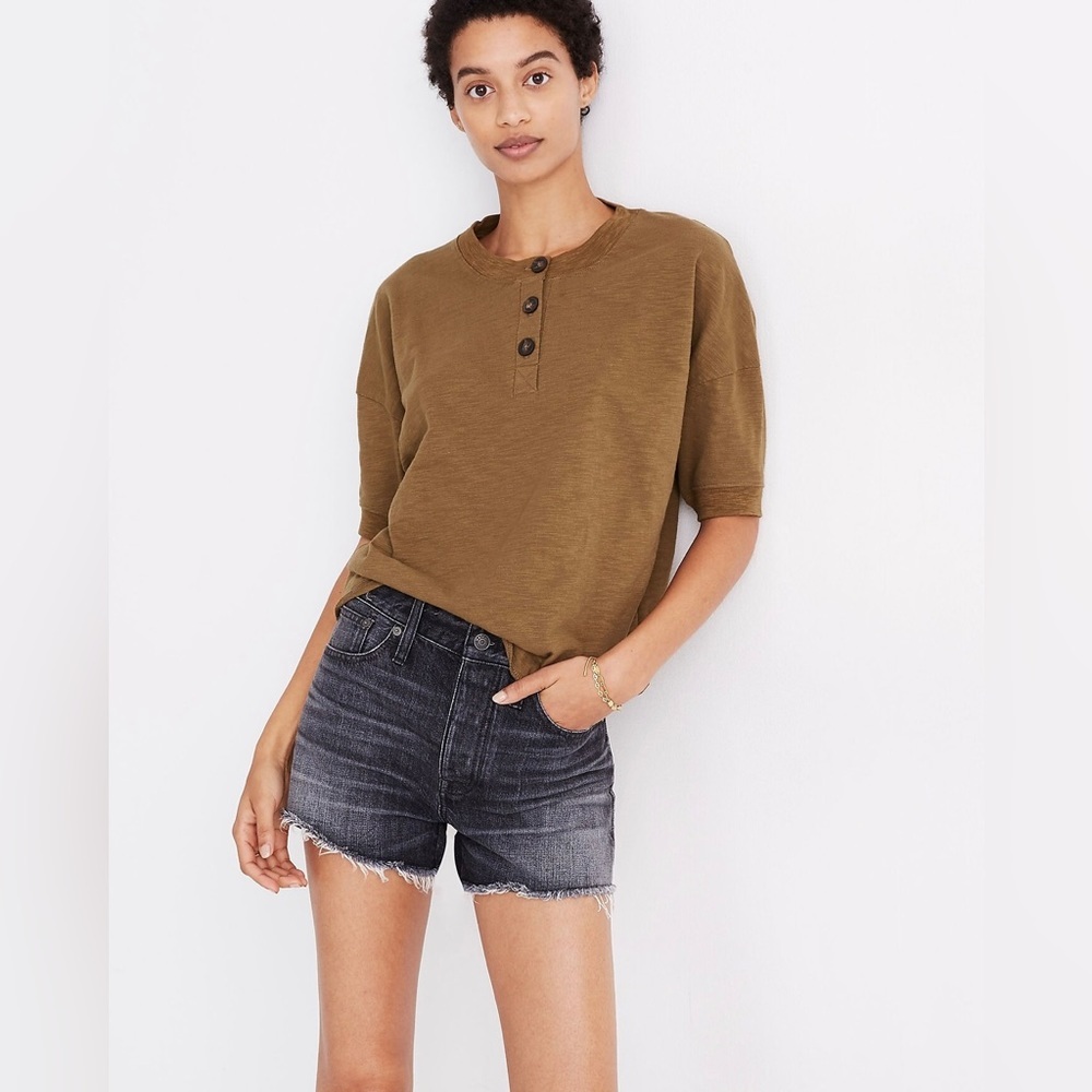Madewell Raw-Edge Henley Tee in Brown/Tan